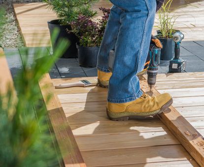 deck replacement services
